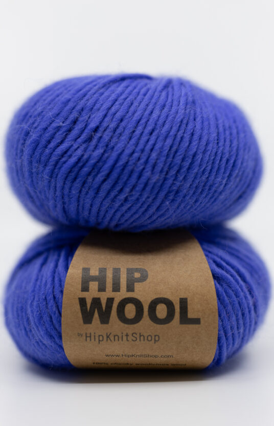 blålilla ullgarn for strikk på tykke pinner. fargerikt garn i ren ull. Dyrevennlig garn nettbutikk og oppskrifter strikk