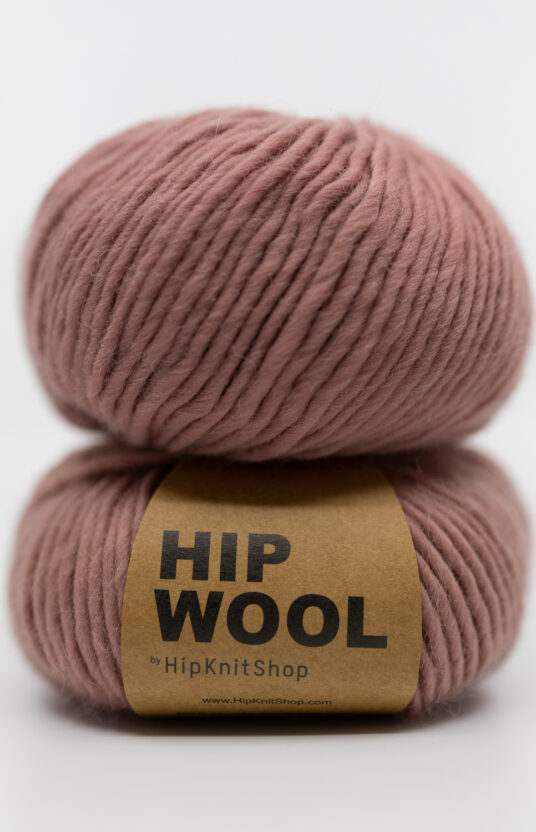 rosa brunt garn. Ullgarn for strikk på tykke pinner. ren ull kløfri ull støbvet gammelrosa garn hip wool