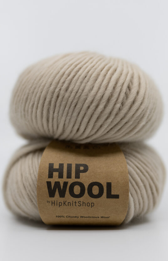 Lys beige garn tykt ullgarn Hip Wool kremfarget ull nettbutikk strikk og garn