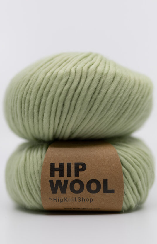 pistasjgrønn garn strikkeprosjekt tykke pinner. Ullgarn som ikke klør. Hip Wool nettbutikk.