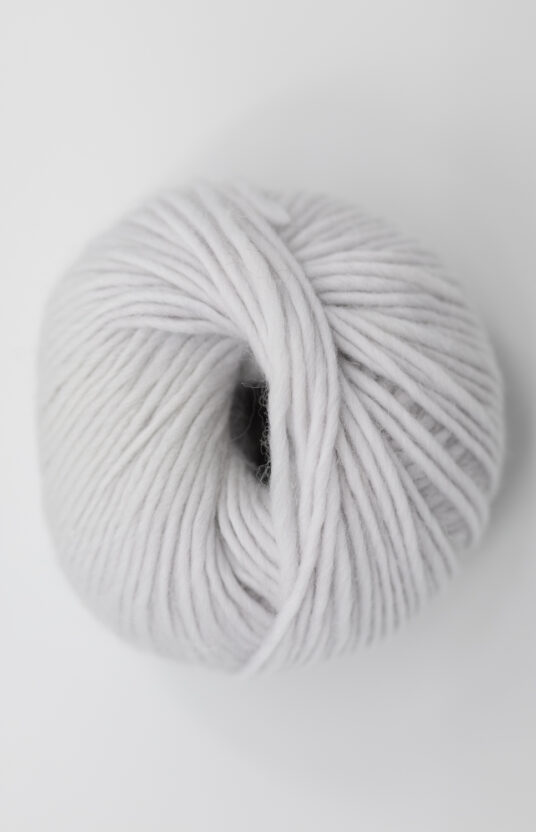 garn strikk lys grå Hip wool strikk nettside garn og strikk gråfarger inspirasjon