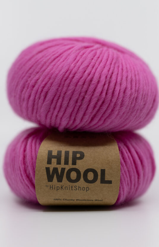 Knall rosa garn. Fargerikt garn til strikk på pinne 5-8 mm. nettbutikk fargerikt garn hubba bubba hip wool