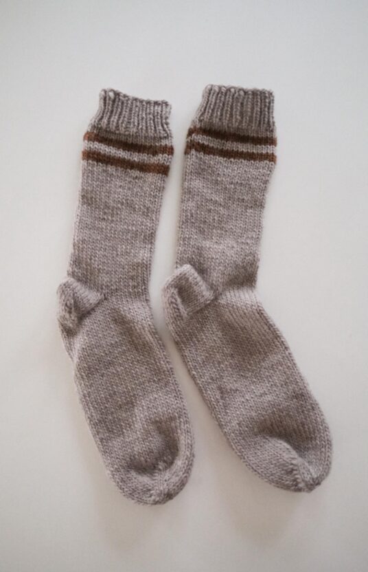 lester herre strikkeoppskrift varme ullsokker dame og herre