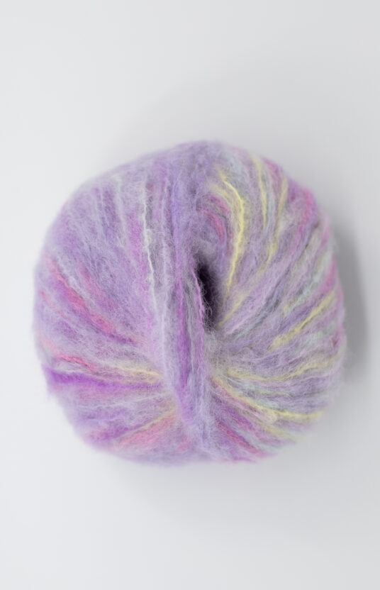 lilla håndfarget garn bonbon