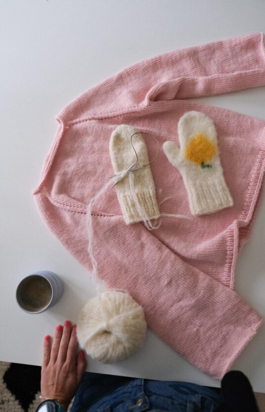 strikkeoppskrift votter sitron fruit mittens gavestrikk inspirasjon børstet alpakka