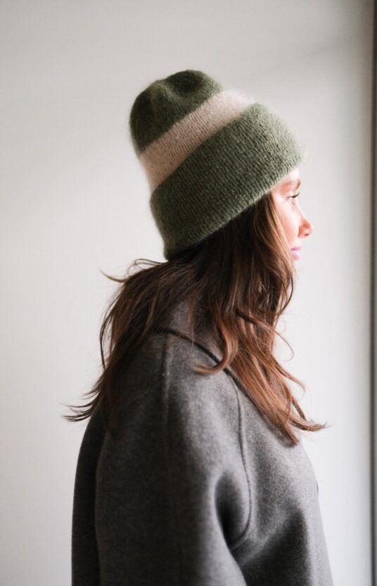 strikkeoppskrift lue i ribb. Enkel lue strikkeoppskrift dame og barn. Fin lue mohair mønster nettbutikk.