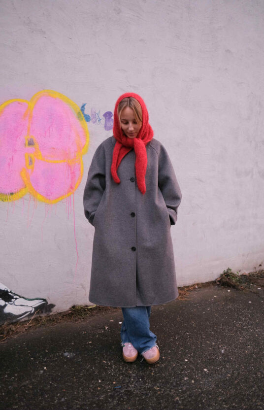 strikkeoppskrift sjal strikket hette oppskrift juicy skjerf hoodie dame fluff mohair