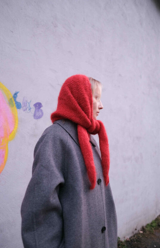 strikkeoppskrift sjal strikket hette oppskrift juicy skjerf hoodie dame fluff mohair