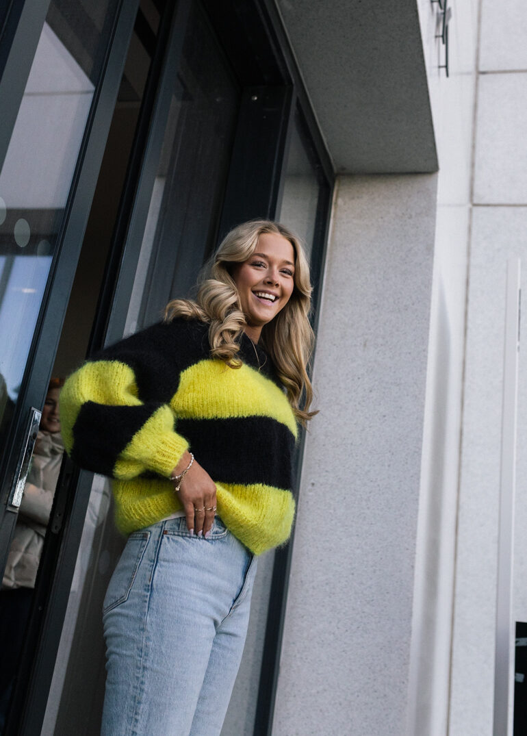 ChaCha sweater knitting pattern - HipKnitShop strikkegenser mohair fluff og farger. Strikkegenser bodø glimt fotballgenser. strikkeoppskrift genser dame bodø glimt