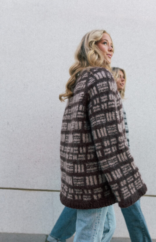 strikkeoppskrift genser dame raglan turgenser med farger skappel helene moo strikkegenser eventyr