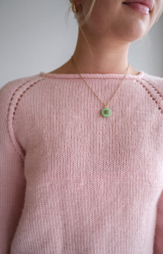 simple sweater knitting pattern. Hverdagsgenser raglan strikkeoppskrift. populære strikkeoppskrifter dame