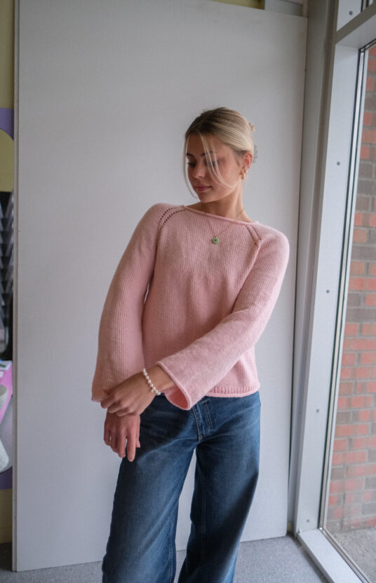 simple sweater knitting pattern. Hverdagsgenser raglan strikkeoppskrift. populære strikkeoppskrifter dame