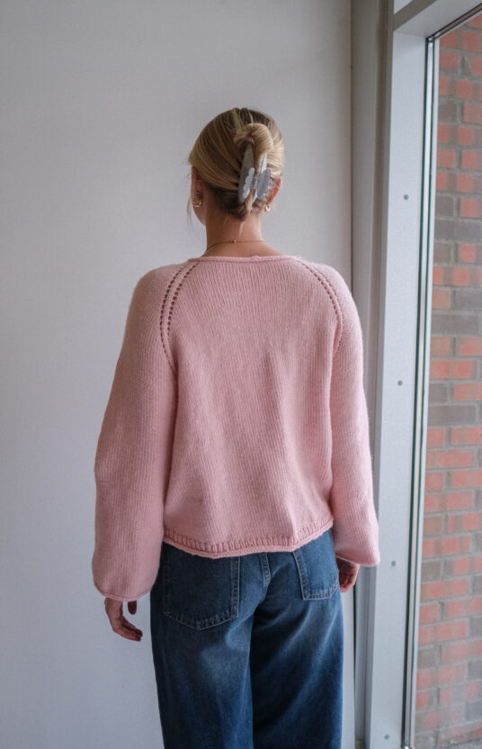 simple sweater knitting pattern. Hverdagsgenser raglan strikkeoppskrift. populære strikkeoppskrifter dame