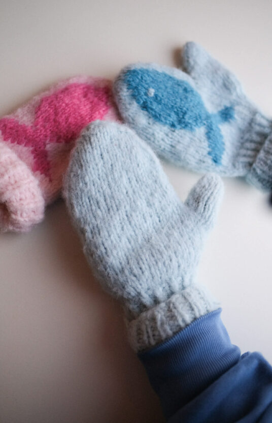 knitting pattern mittens fish. Cute mittens fish ocean knitting pattern fisherman mittens