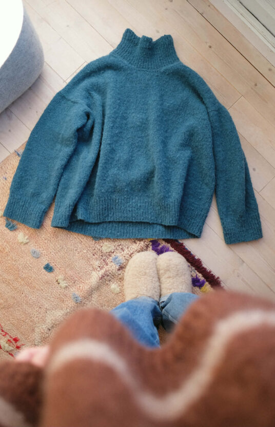 kosegenser strikkegenser dame enkel ensfarget genser strikkeoppskrift genser dame i børstet alpakka