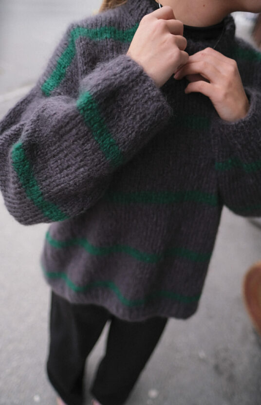 strikkegenser med striper oppskrift. strikkeoppskrift stripegenser dame oppskrift. nettbutikk strikkeoppskrifter til dame