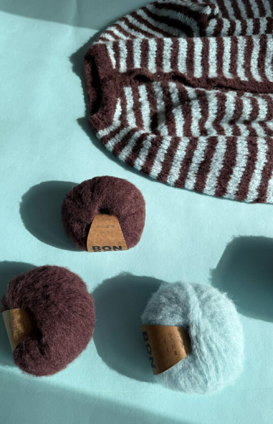 knitting jacket with stripe knitting pattern. Cardigan for women knitted from top to bottom. Knitting pattern womens cardigan knitted top down with stripes in bonbon brushed alpaca