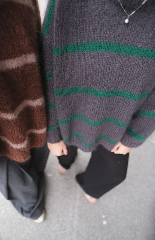 strikkegenser med striper oppskrift. strikkeoppskrift stripegenser dame oppskrift. nettbutikk strikkeoppskrifter til dame