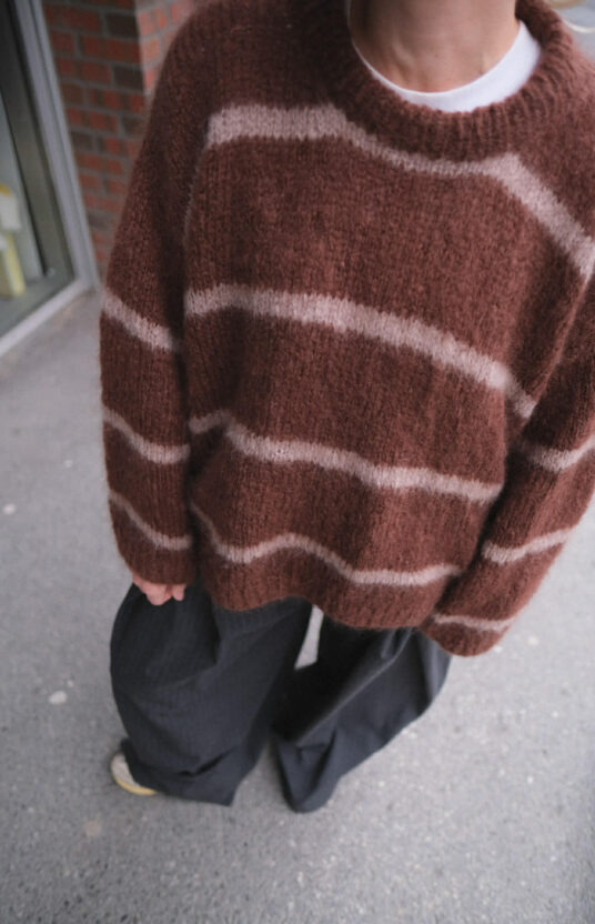 strikkegenser med striper oppskrift. strikkeoppskrift stripegenser dame oppskrift. nettbutikk strikkeoppskrifter til dame