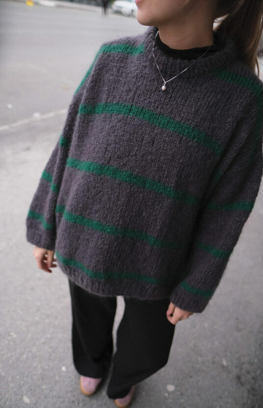 strikkegenser med striper oppskrift. strikkeoppskrift stripegenser dame oppskrift. nettbutikk strikkeoppskrifter til dame