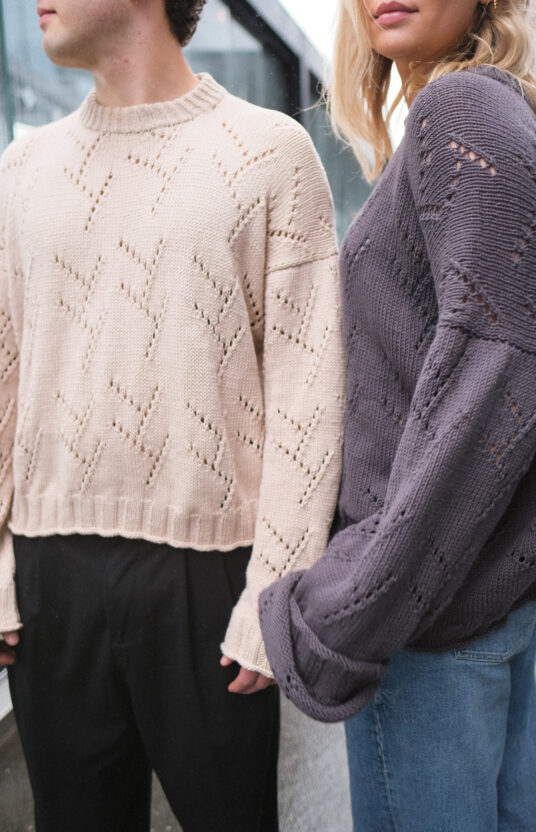 Knit sweater with texture in cotton. Unisex knit sweater for women and men. Cotton knit unisex knitting patterns. Cotton sweater knit pattern