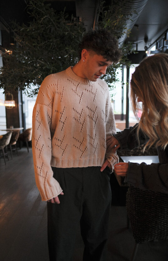 Knit sweater with texture in cotton. Unisex knit sweater for women and men. Cotton knit unisex knitting patterns. Cotton sweater knit pattern
