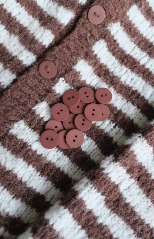 Burgundy buttons, deep burgundy buttons, burgundy plastic buttons, buttons for knitted jacket, cardigan buttons, knitting buttons, two-hole buttons, buttons for sweater, rich wine-red buttons, cute knitwear buttons.