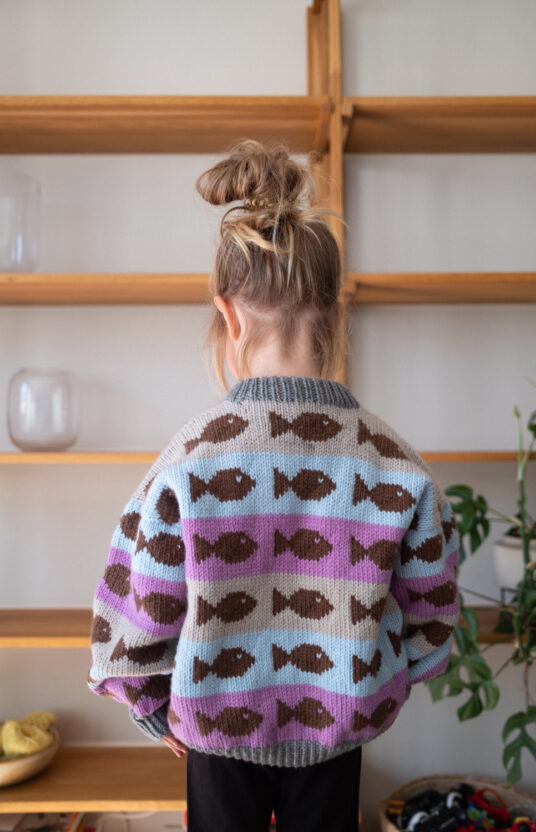 Knit a children's sweater, fisherman-style knitting pattern. Knit in merino wool. Knit in non-itchy yarn. Children's sweater knitting pattern. Knitting pattern sweaters kids. Fisherman sweater, fish. Fishy sweater merino knit pattern for boys and girls.