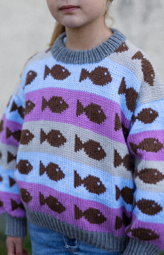 Knitting pattern kids Fishy sweater merino - HipKnitShop Knit a children's sweater, fisherman-style knitting pattern. Knit in merino wool. Knit in non-itchy yarn. Children's sweater knitting pattern. Knitting pattern sweaters kids. Fisherman sweater, fish. Fishy sweater merino knit pattern for boys and girls.