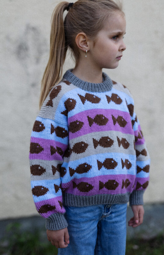 Knit a children's sweater, fisherman-style knitting pattern. Knit in merino wool. Knit in non-itchy yarn. Children's sweater knitting pattern. Knitting pattern sweaters kids. Fisherman sweater, fish. Fishy sweater merino knit pattern for boys and girls.