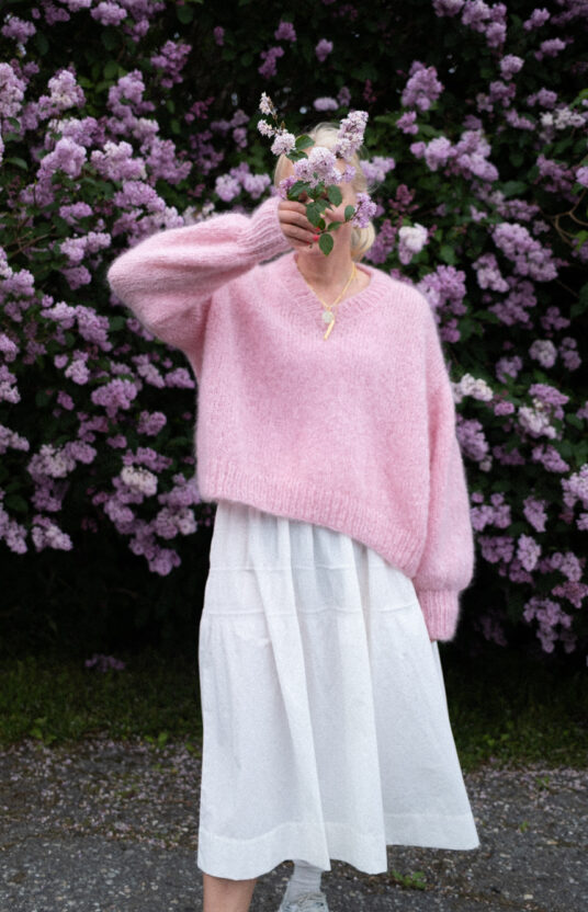 Knitting pattern v-neck sweater balloon sleeves women's knitted mohair sweater soft pink knitting pattern